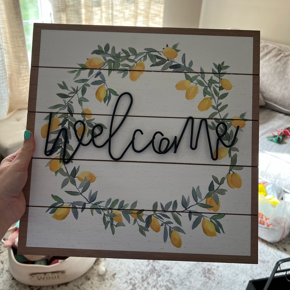 Lemon welcome sign